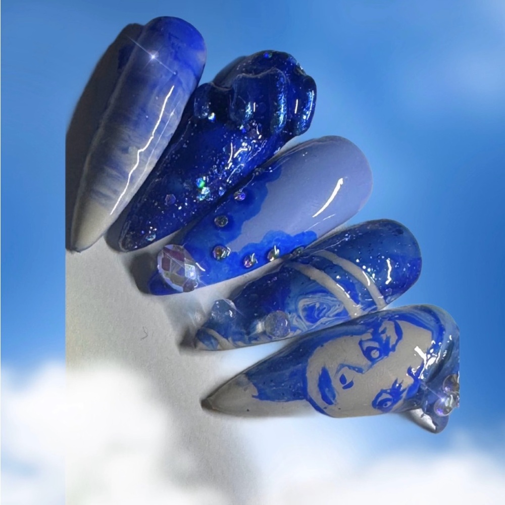 Blue oceanic nails